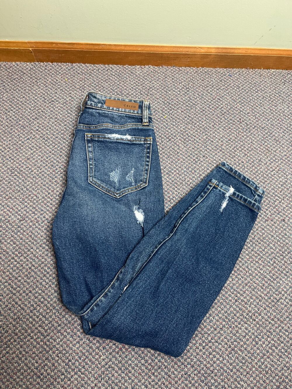 Cello High Rise Distressed Skinny Jeans size 3